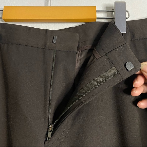 Hugo Boss Men's Brown Straight Leg Trousers - Picture 4 of 10